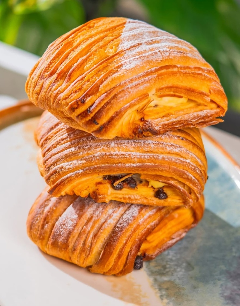 Pain Suisse (Pastry Cream Danish)